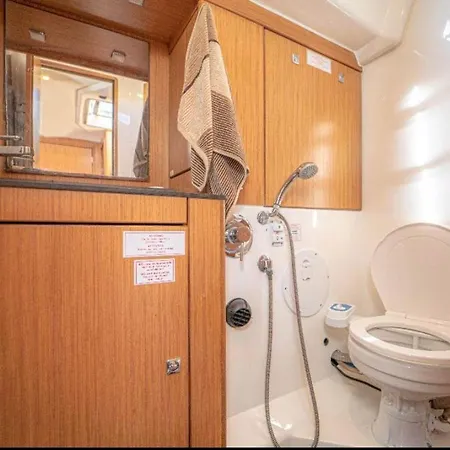 Hka Neta Yachting 船屋