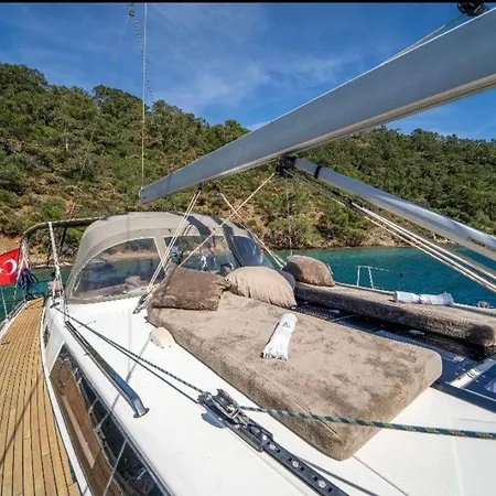 Hka Neta Yachting Bådhotel *